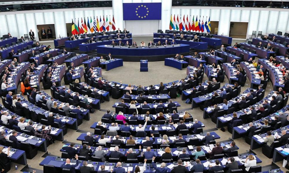 Ευρωβουλή: Σε ψηφοφορία την Τετάρτη το νέο πλαίσιο για μετανάστευση και άσυλο